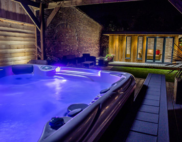 Pools & Hot Tubs Clarkston MI - Pool & Hot Tub Supplies | Poolmart & Spas - home-pool